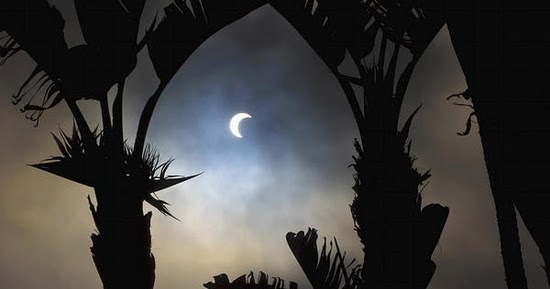 Solar eclipse and dramatic clouds - Los Angeles, CA | A1 ...