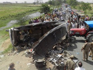 Accidente entre dos buses deja 32 muertos en Sudán Accidente entre dos buses deja 32 muertos en Sudán