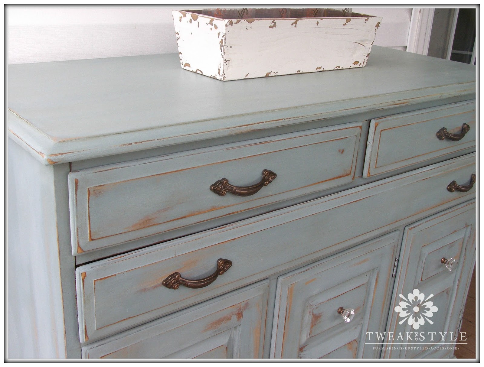 Tweak Style Blog Two Toned Glam Distressing With Duck Egg Blue Two Toned Glam Distressing With Duck Egg Blue