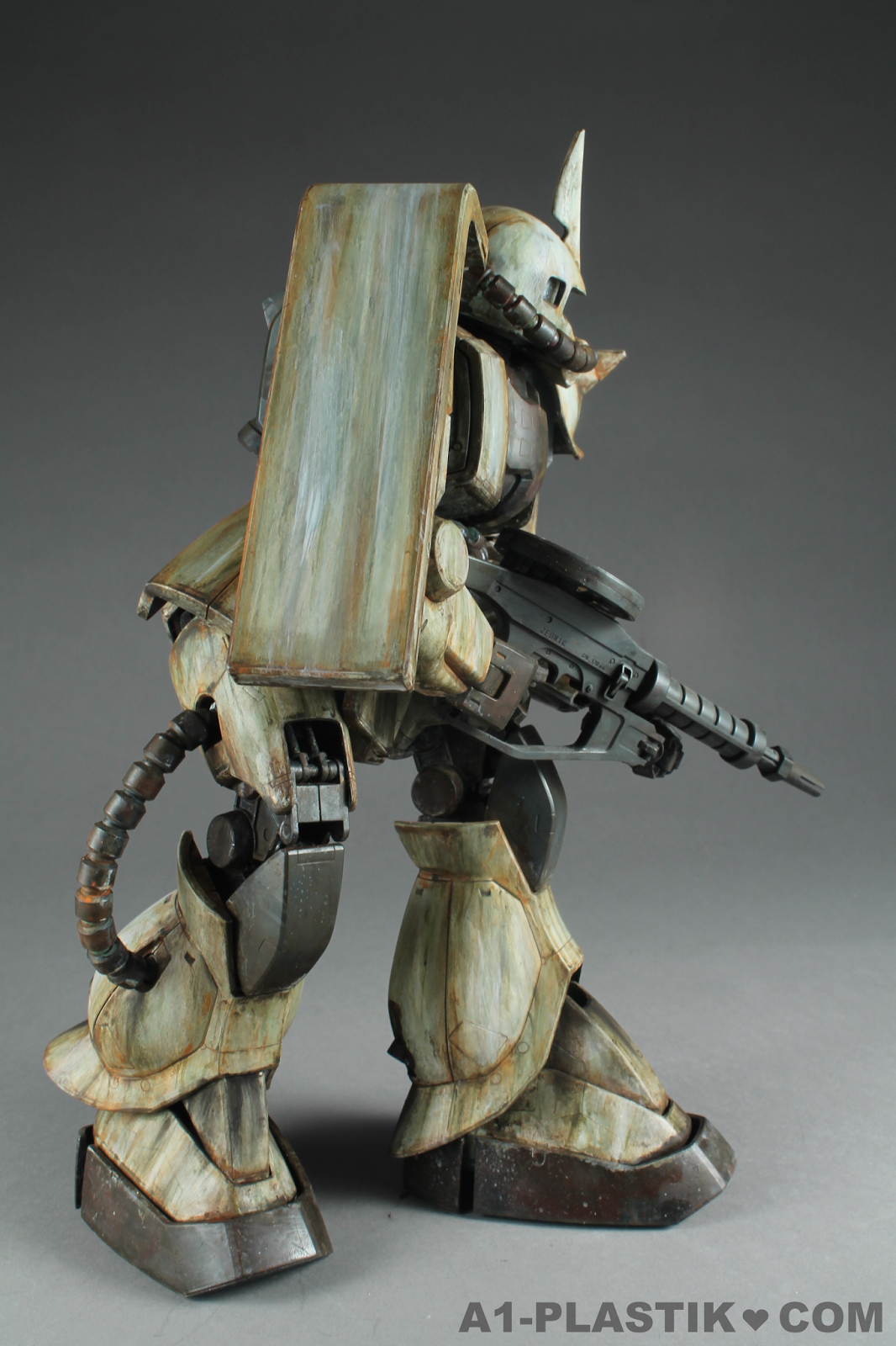 ZAKU II 1/60 PERFECT GRADE