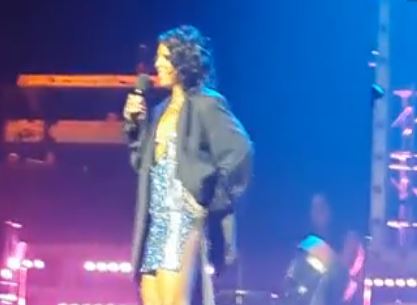 My Spizzot Toni Braxton Showing Booty On Stage Wow Staged Or