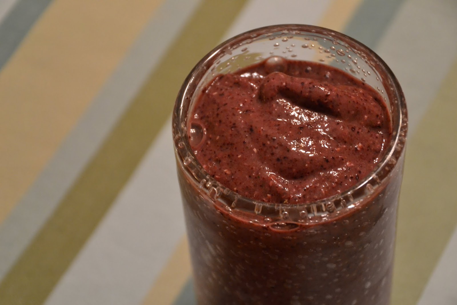 Much Ado About Somethin Healthy Smoothie Oatmeal, Spinach & Berries