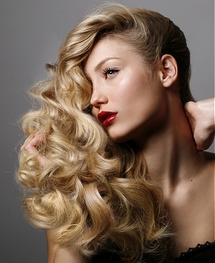 peinados de rizos - peinados para cabello rizado largo