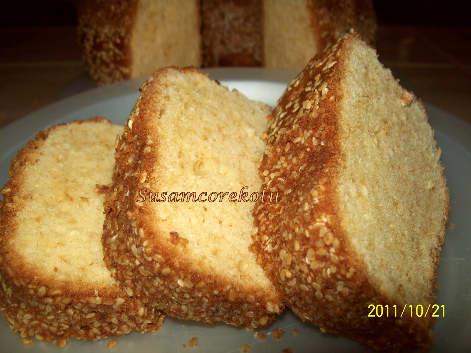 TAHİNLİ KABARTMA TOZLU ÇÖREK TAHİNLİ KABARTMA TOZLU ÇÖREK
