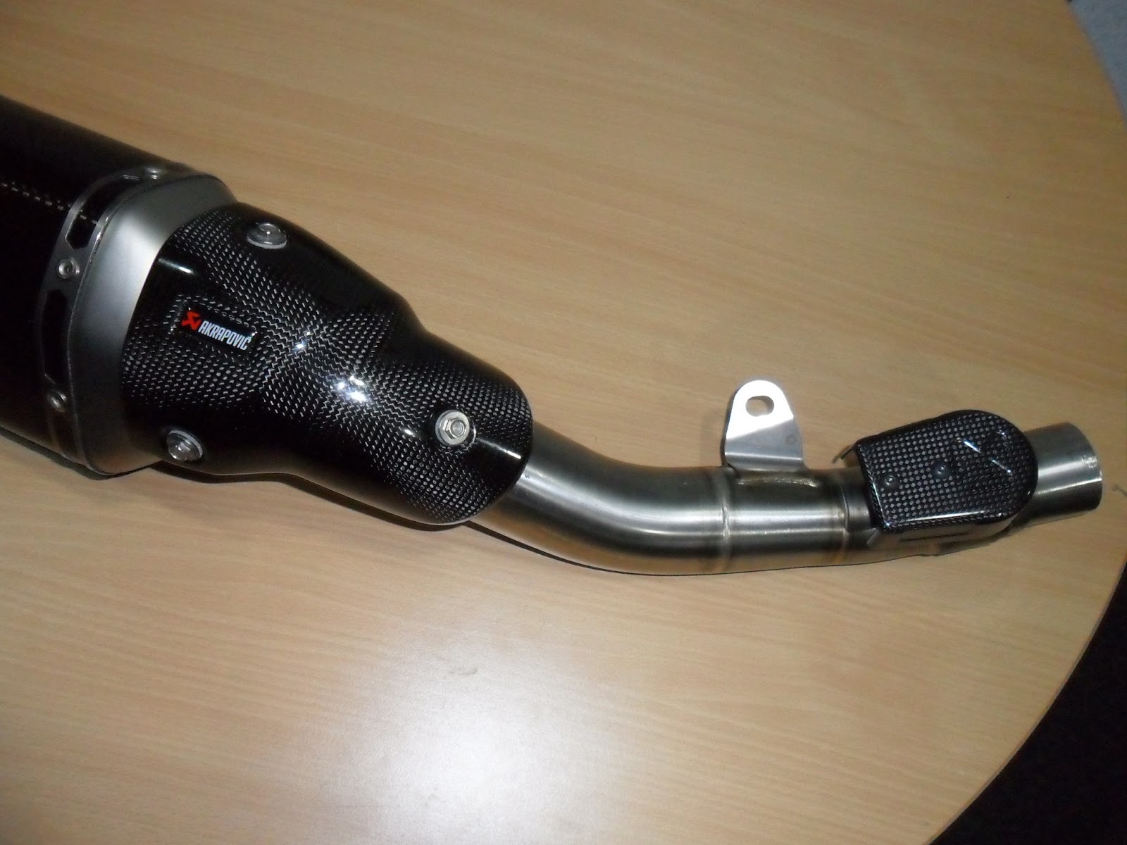 ASTOUND MOTORSPORT AKRAPOVIC Full Carbon Slip On Exhaust Z800