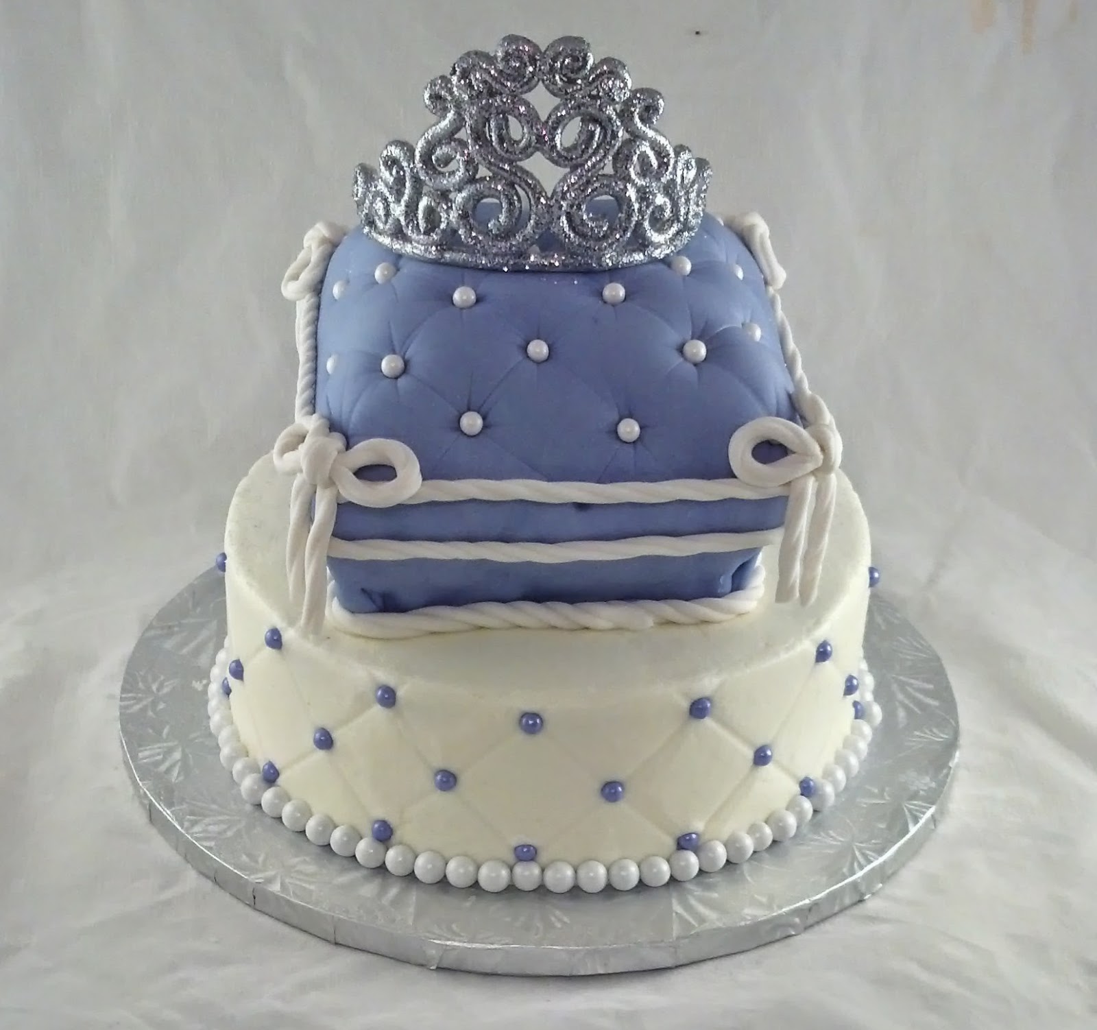 Sugar & Spice Sweets Crown and Pillow Cake