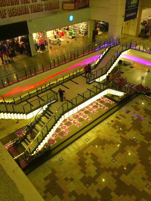 时代广场音乐钢琴梯 Time Square Musical Piano Staircase Shampoo Travel Shopping