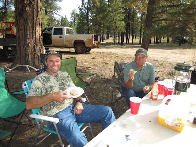 Jeff+and+Jim+enjoying+breakfast+in+Camp+with+Colburn+and+Scott+Outfitters.JPG