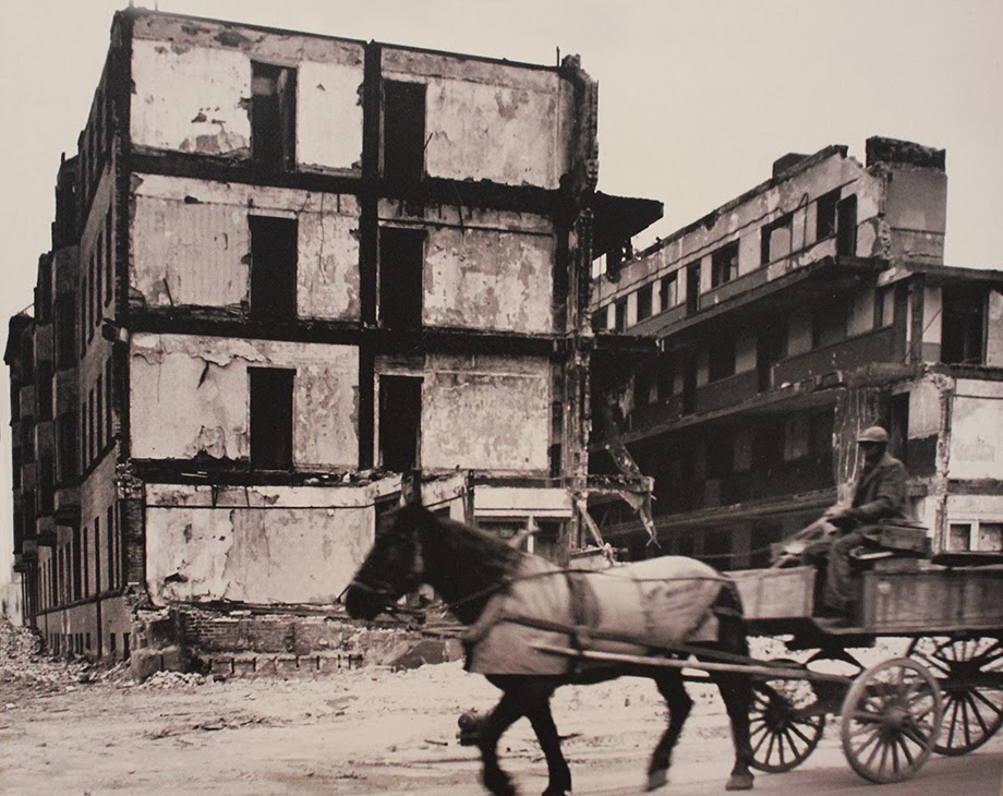 ArchitectureChicago PLUS A Triumphant Exhibition creates Time Machine to a Vanquished