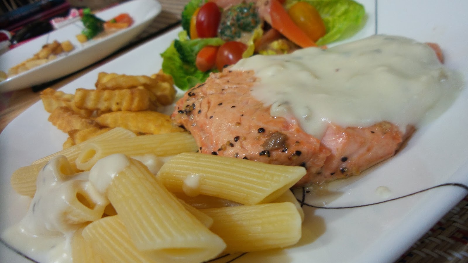 Salmon Grill bersama Sos Putih untuk Anniversary ke8 kami Ai nO TeGaKi