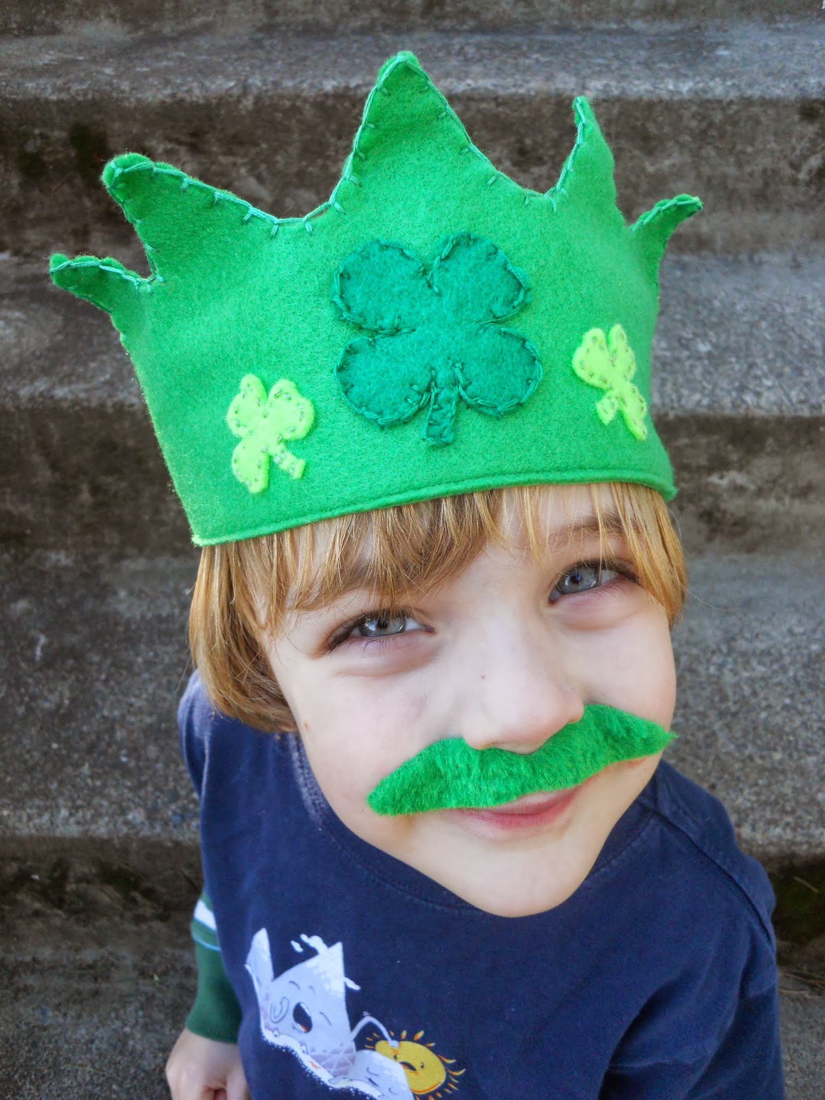 Under The Humble Moon Shamrock crowns at HumbleLuna!