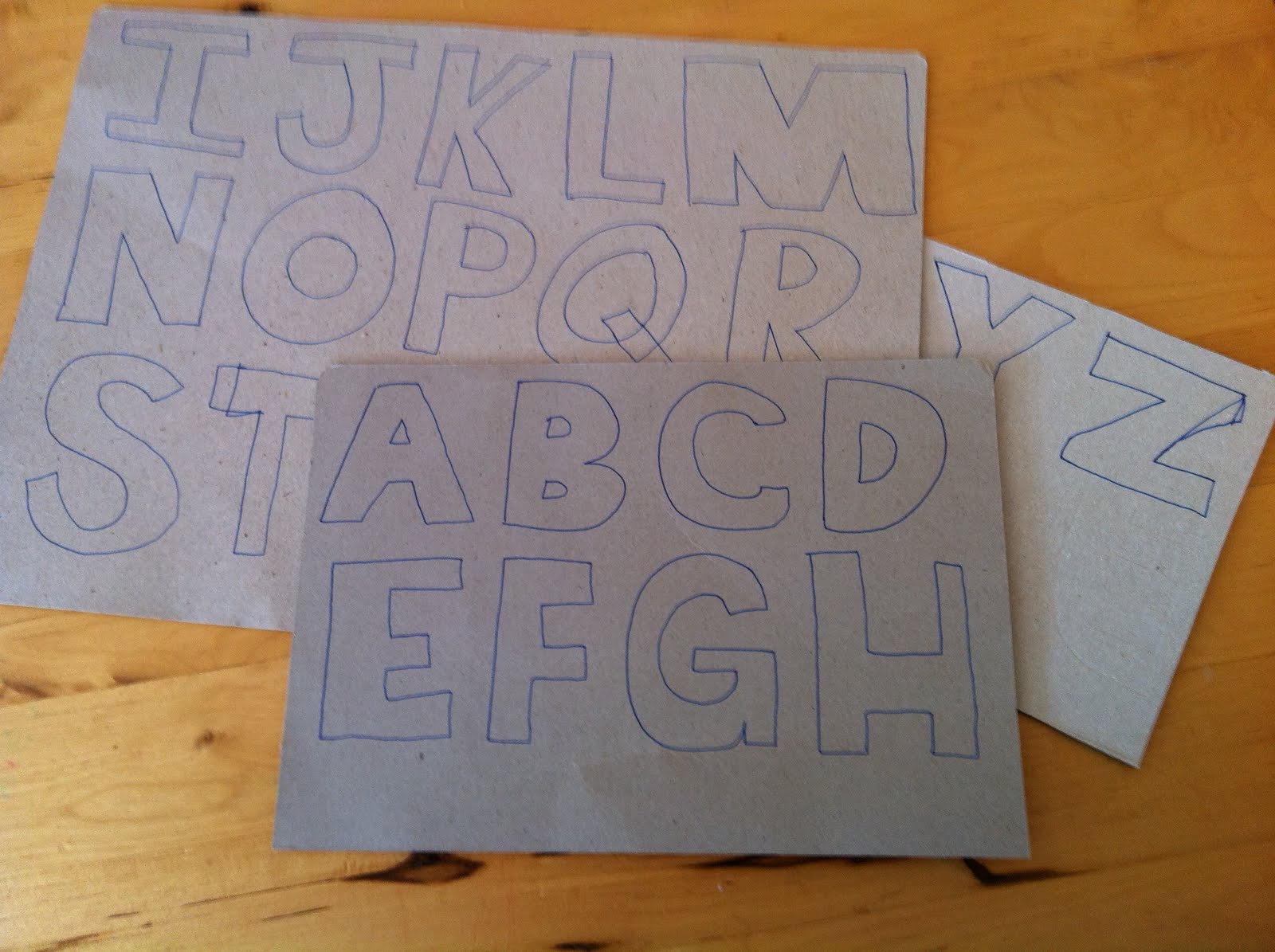 Mama Pea Pod {Alphabet Reverse Stencils}