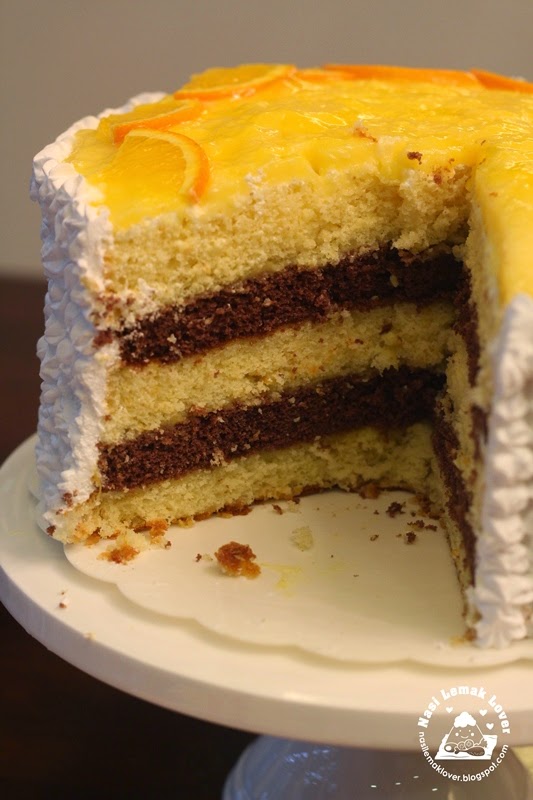 Orange Sponge Cake With Dark Chocolate Icing Orange Sponge Cake With Dark Chocolate Icing