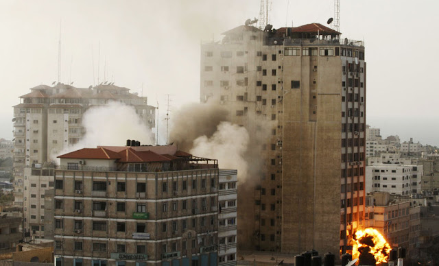 [صور] غزة تحت النار Gaza+Under+Fire+%2847%29