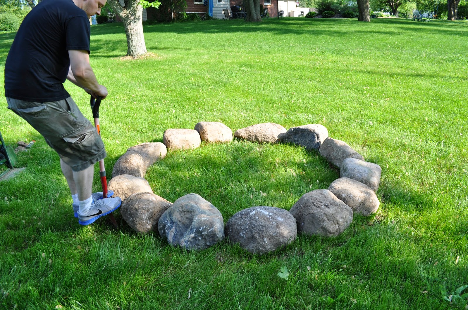 Building A Fieldstone Fire Pit Fire Pit Ideas