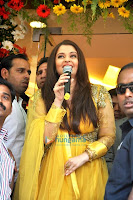 Aishwarya, looking, gorgeous, in, inaugurates, Kalyan, Jewellers, showroom,