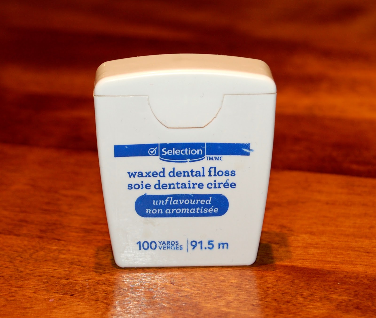 Fancyfree crafts DIY bobbypin holder from a dental floss container