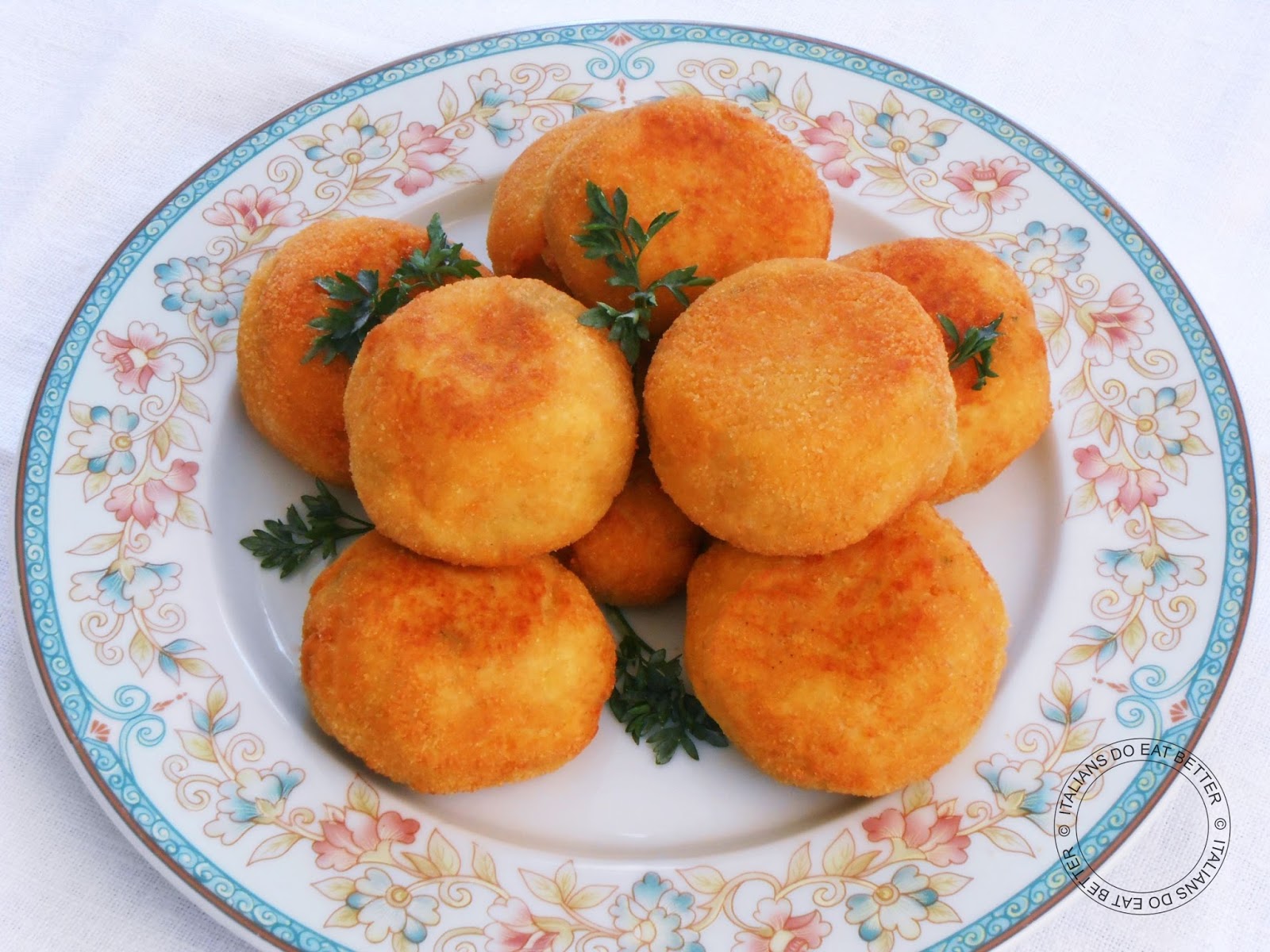 ITALIANS DO EAT BETTER: POLPETTE DI PESCE E PATATE ALLE OLIVE