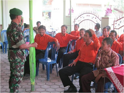 DANRAMIL-11/JENAR LAKSANAKAN BIN KOMSOS DENGAN TODA DANRAMIL-11/JENAR LAKSANAKAN BIN KOMSOS DENGAN TODA