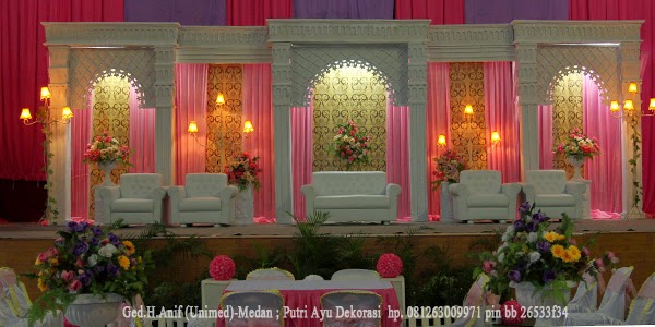 Putri Ayu Dekorasi & Rias Pengantin Resepsi pernikahan nuansa pink pelaminan nuansa pink putih