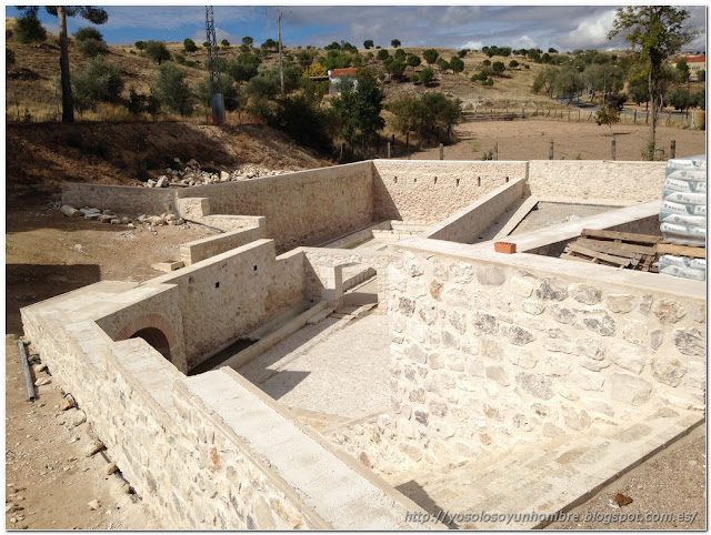 La fuente Vieja en reconstrucción La fuente Vieja en reconstrucción