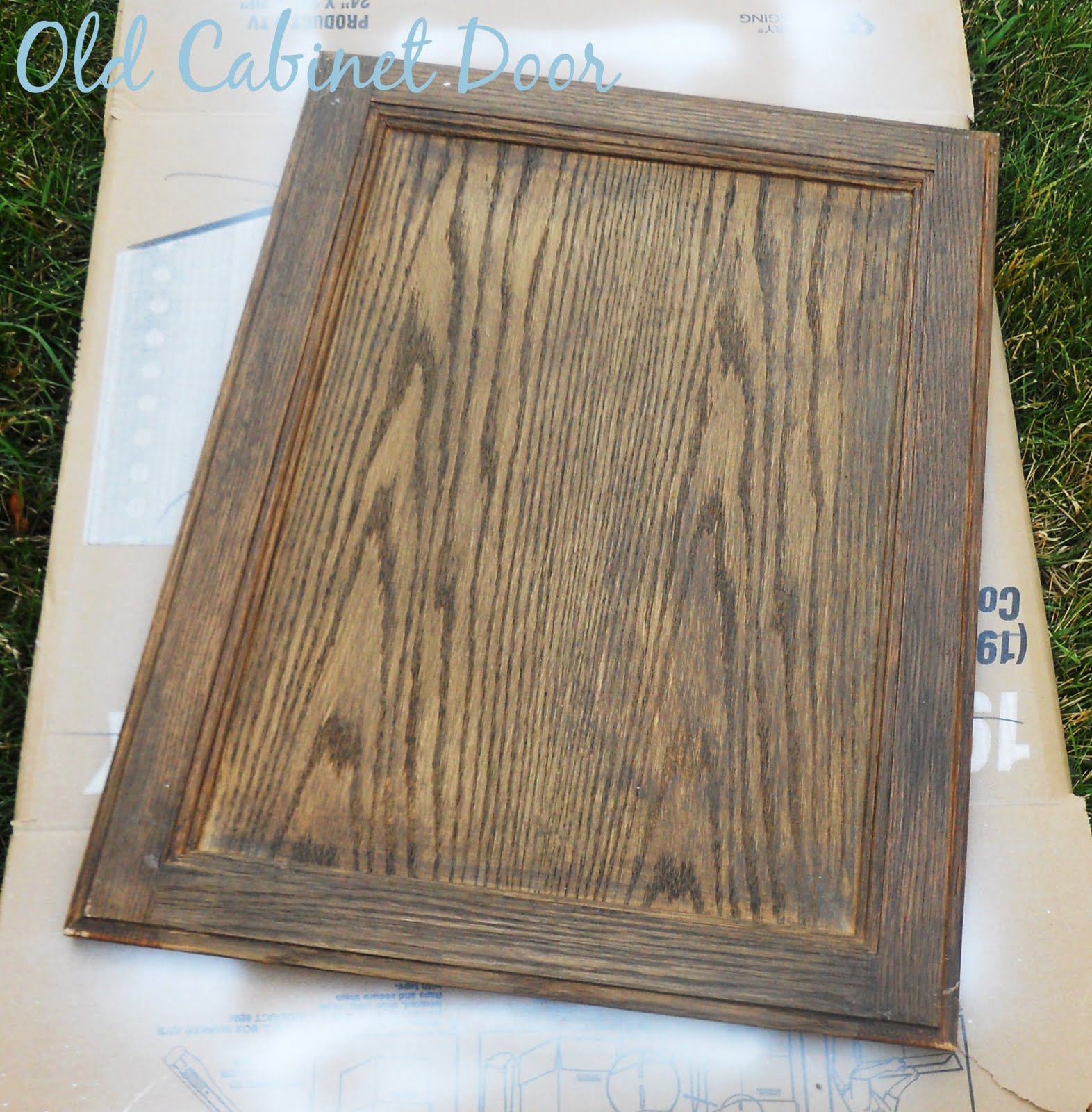 DIYHow to Turn a Door Into a Memo Board