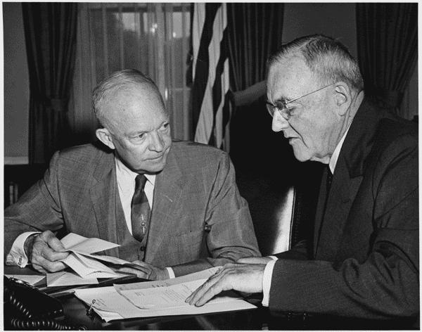 http://4.bp.blogspot.com/-nBDis5OZmh0/USbBUBr1NgI/AAAAAAAAQyA/Jy-iV_TSit8/s1600/EisenhowerDulles.jpg