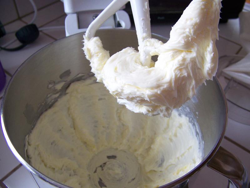 Near to Nothing Very Basic Powdered Sugar Frosting