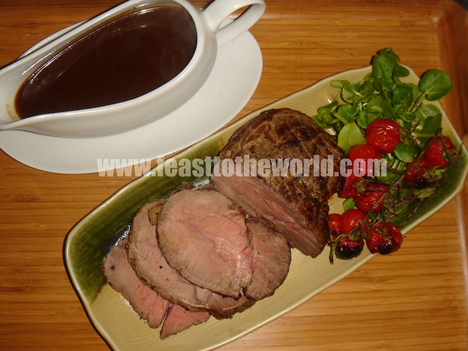 FEAST to the world King Of Sunday Roast Roast Beef with Gravy
