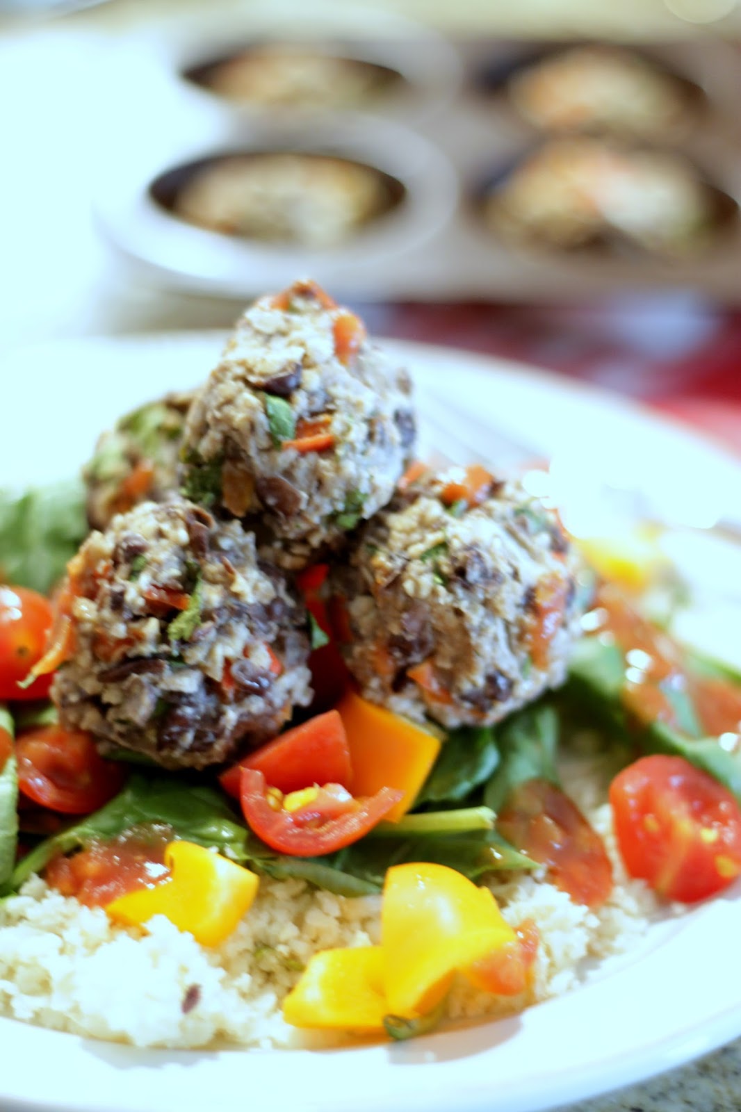 Brunch N' Cupcakes {Black Bean Meatball Bowls with Cauliflower Rice}