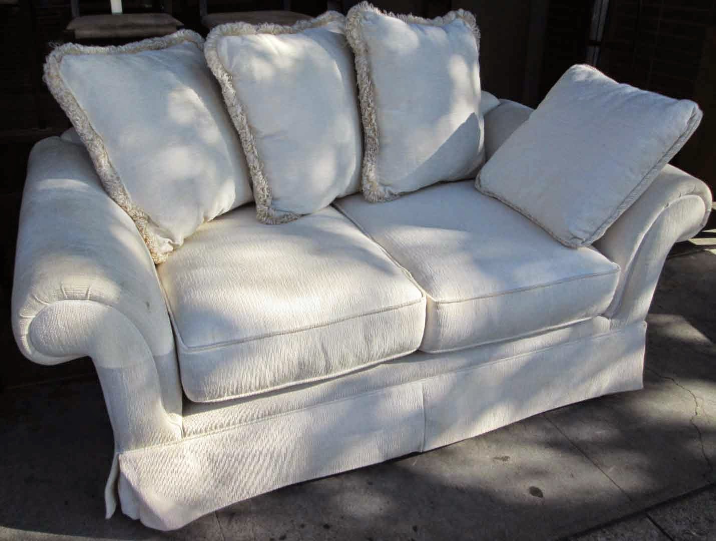 UHURU FURNITURE & COLLECTIBLES SOLD White Loveseat 5