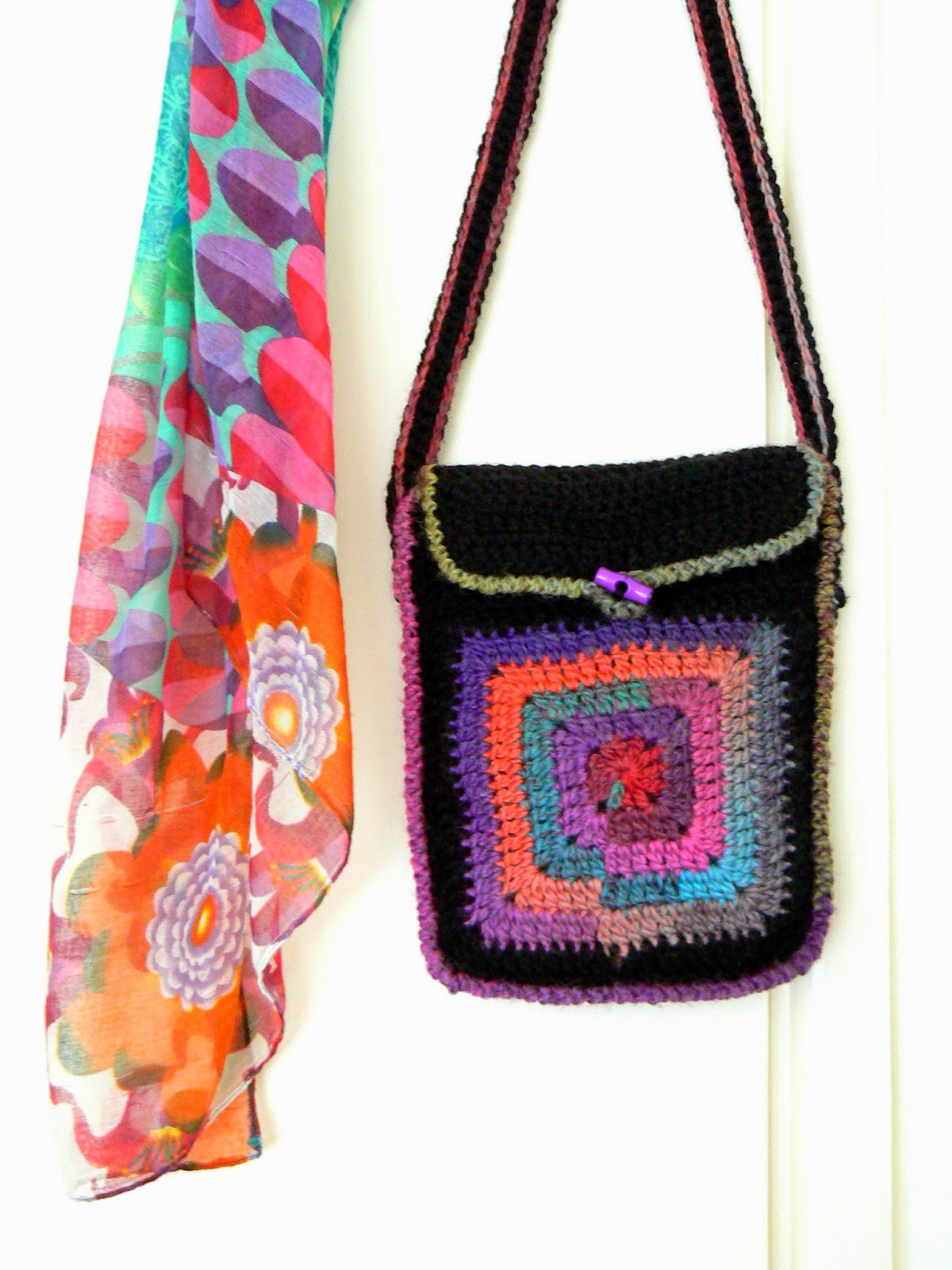 Little Crochet From WIP to FO Granny Square Messenger Bag