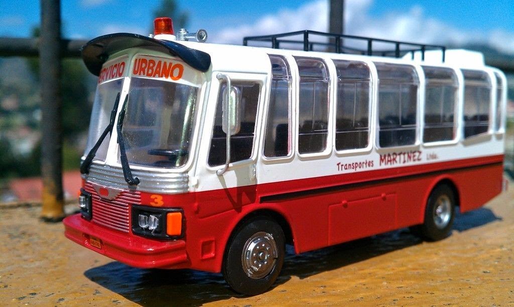 BUS 1/72 Hino Ecuador Bus 