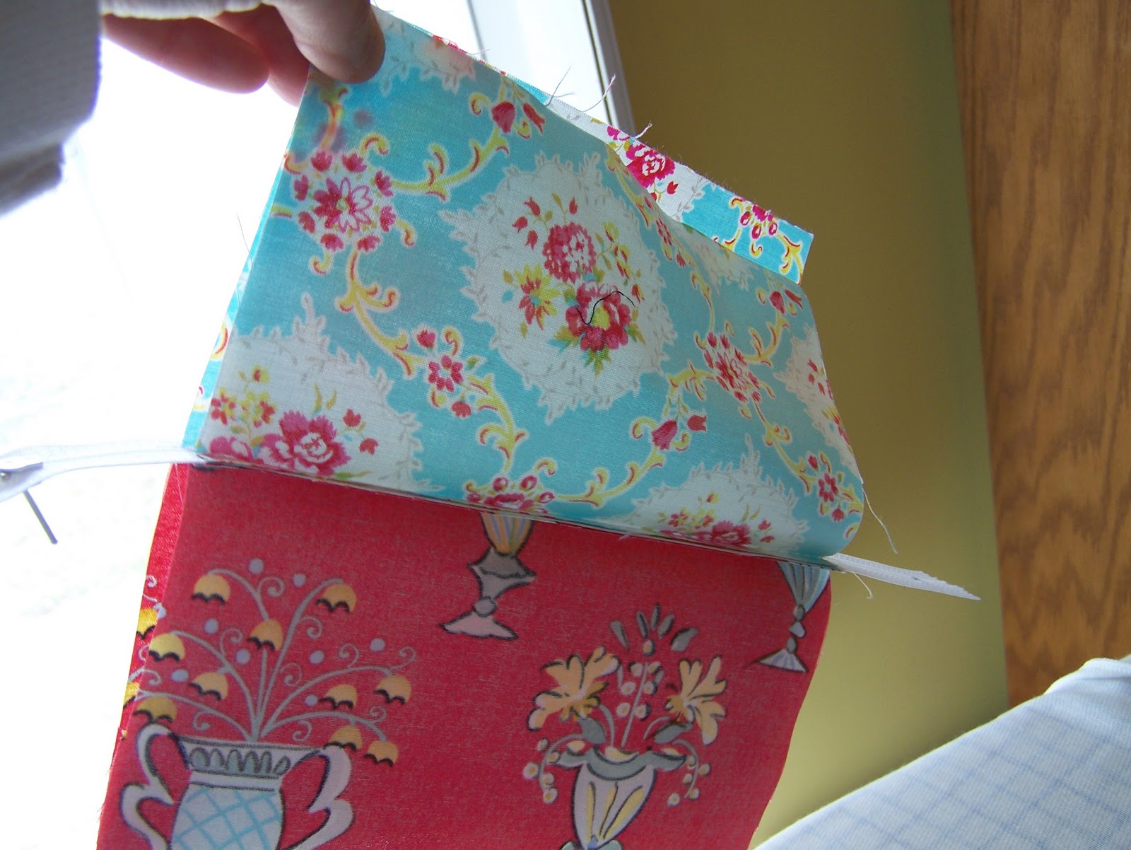 n' stitches designs Lined Purse with Zipper Tutorial