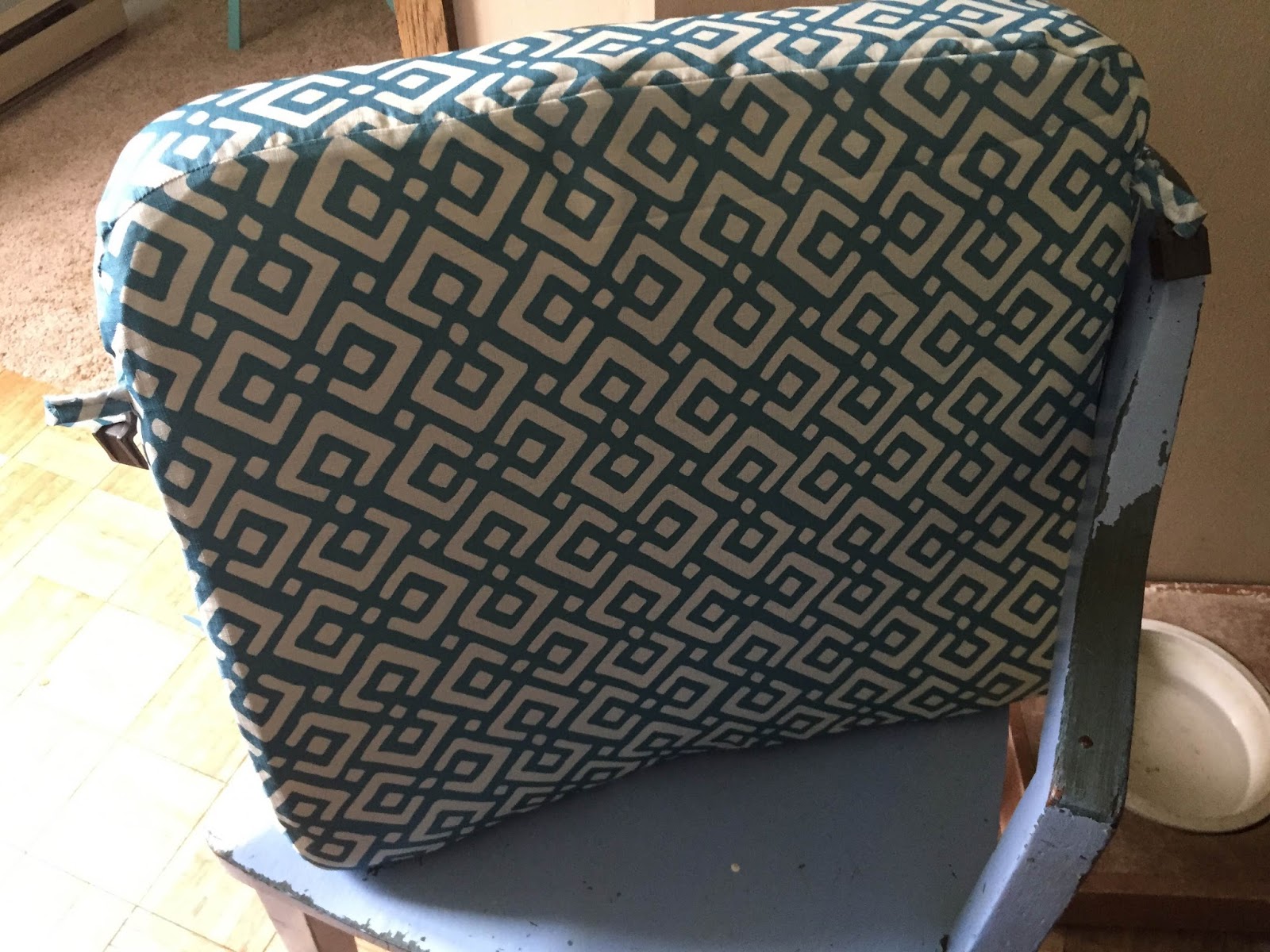 DIY Sunday Covering Patio Cushions The Dabbling Crafter