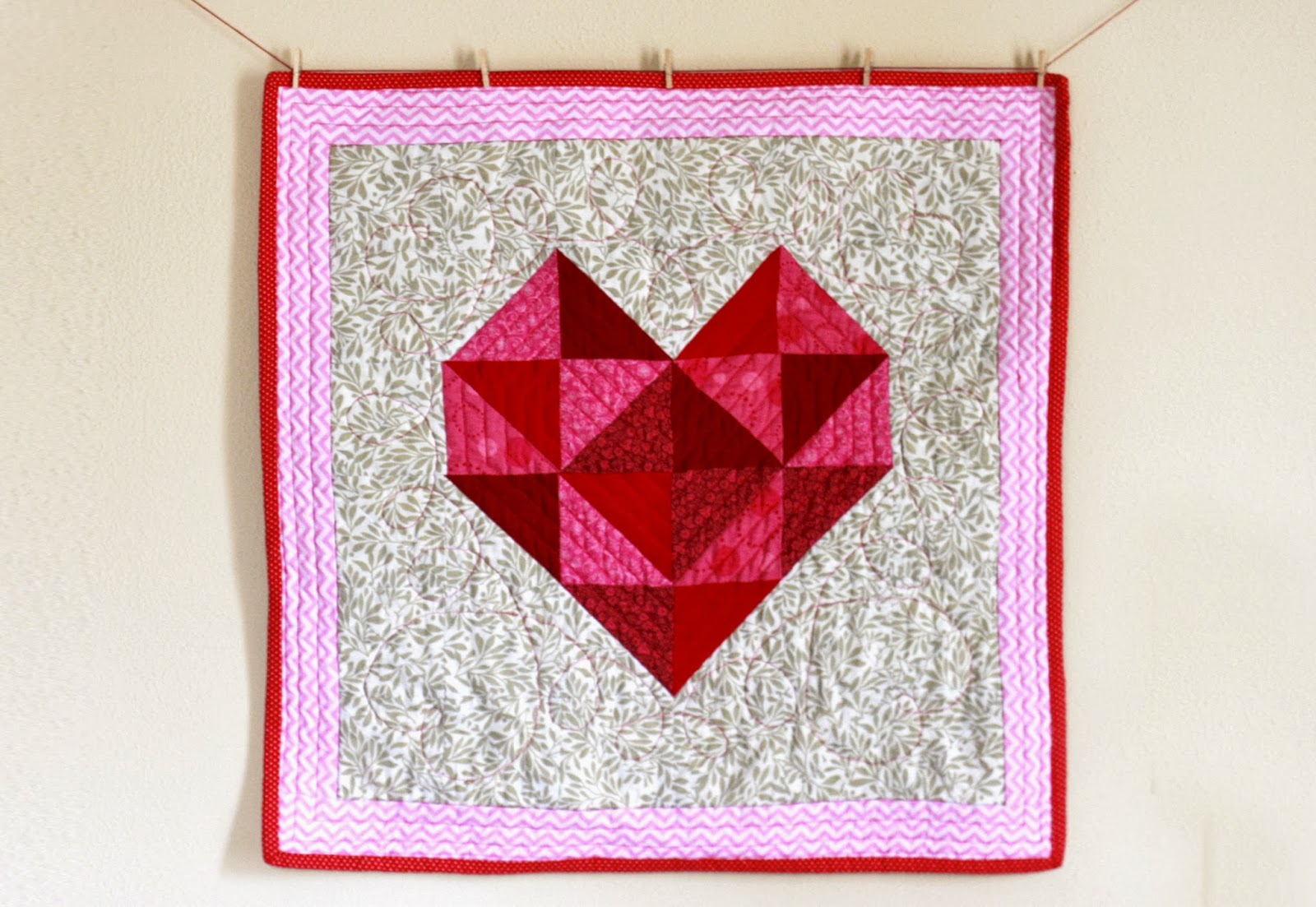 Quilt Inspiration: Free pattern day: Hearts and Valentines