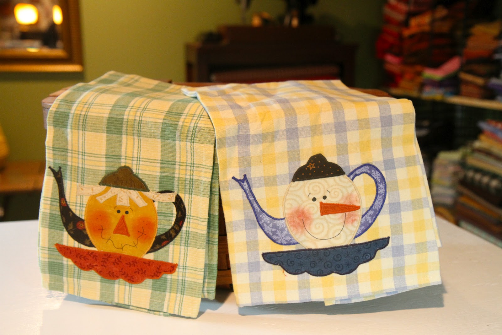 Karen's Kraftwear Free teapot appliqué' pattern!