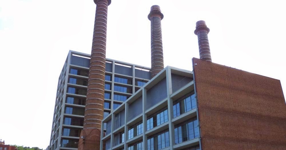 Las tres chimeneas en Barcelona - The Tres Xemeneies (three chimneys