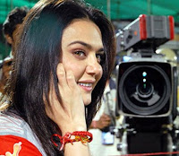 http://4.bp.blogspot.com/-nIhV_Oam02Q/TcI40wTor7I/AAAAAAAABzg/goVXGJ7RLmg/s1600/Preity-Zinta-IPL-2011-Photos2.jpg