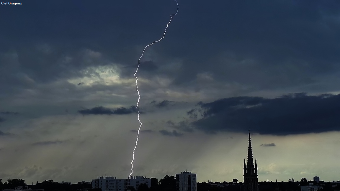 Ciel Orageux Orage isolé du 01/08/2014 à Bordeaux (33)