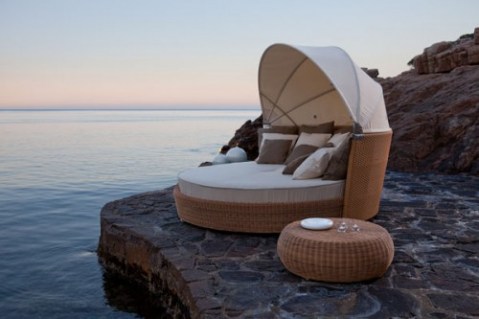 Wicker Tables and Chair Furniture For Interior Decoration