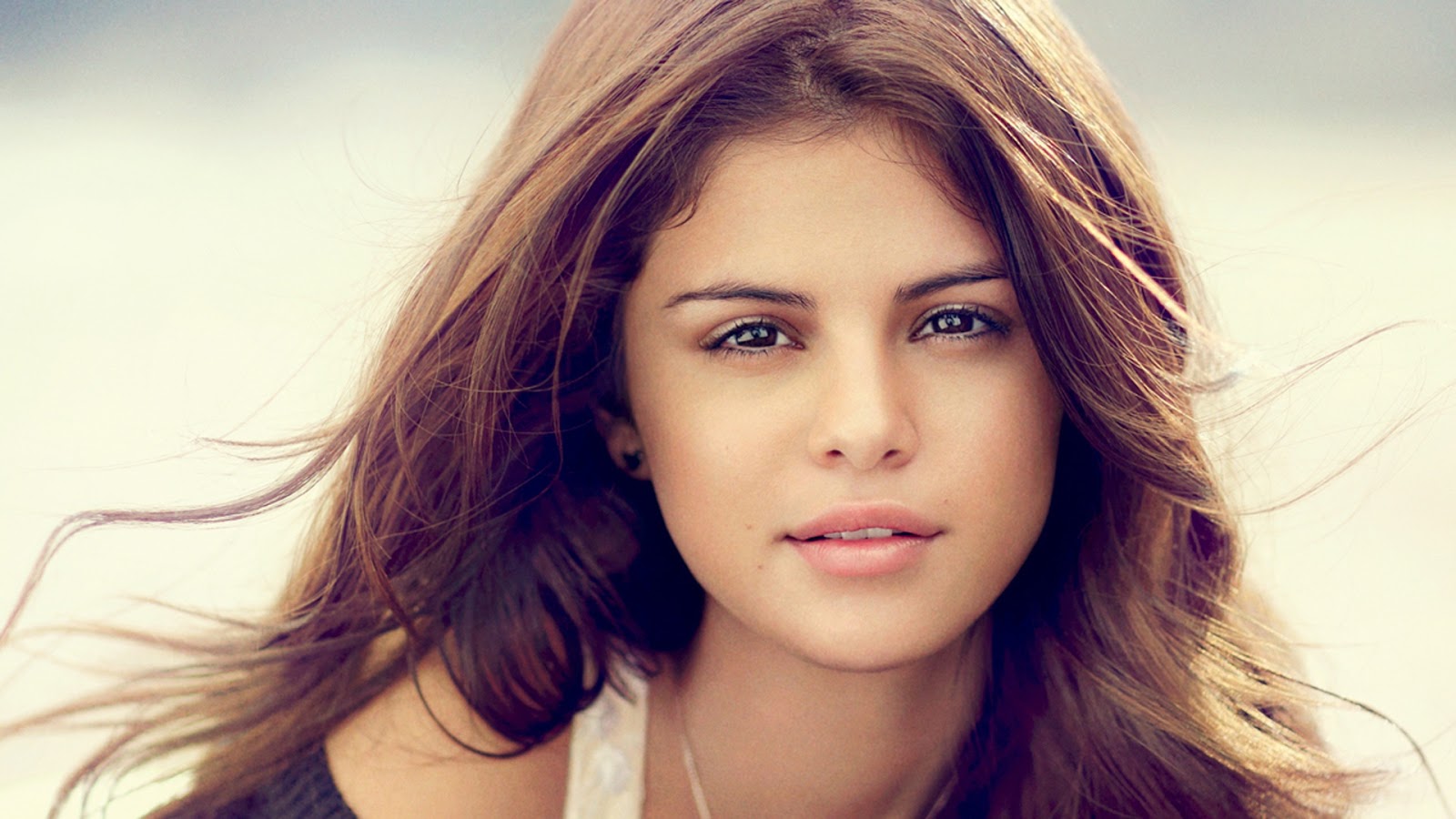 Selena Gomez XRay Wallpapers