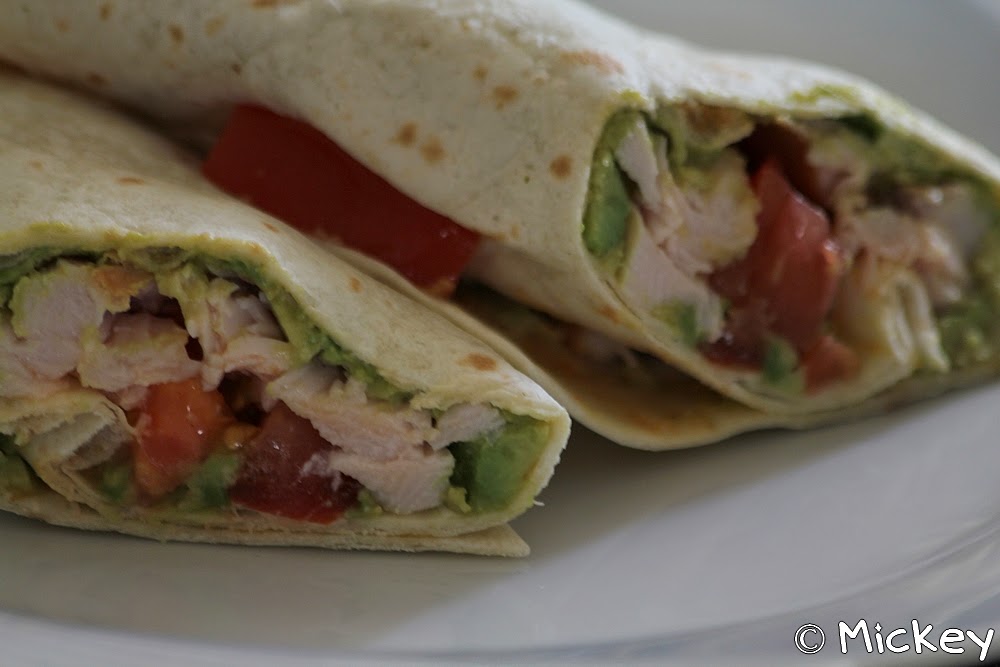 Mickey's keuken Wrap met gerookte kip, avocado en tomaat
