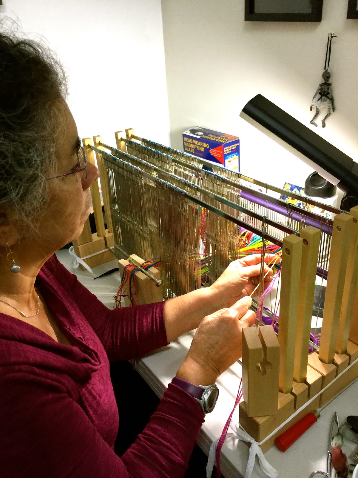 CENTERING WITH FIBER Saori 4 harness loom Threading away from the loom
