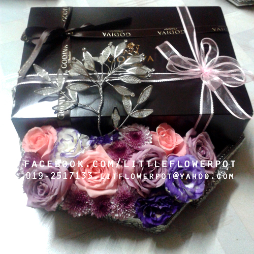 Flowers And Godiva Dark Chocolate Covered Strawberries Flowers And Godiva Dark Chocolate Covered Strawberries
