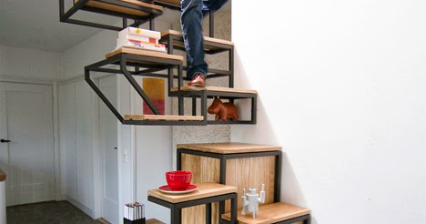 a: Tangga rangka besi kayu berfungsi ganda sebagai furniture