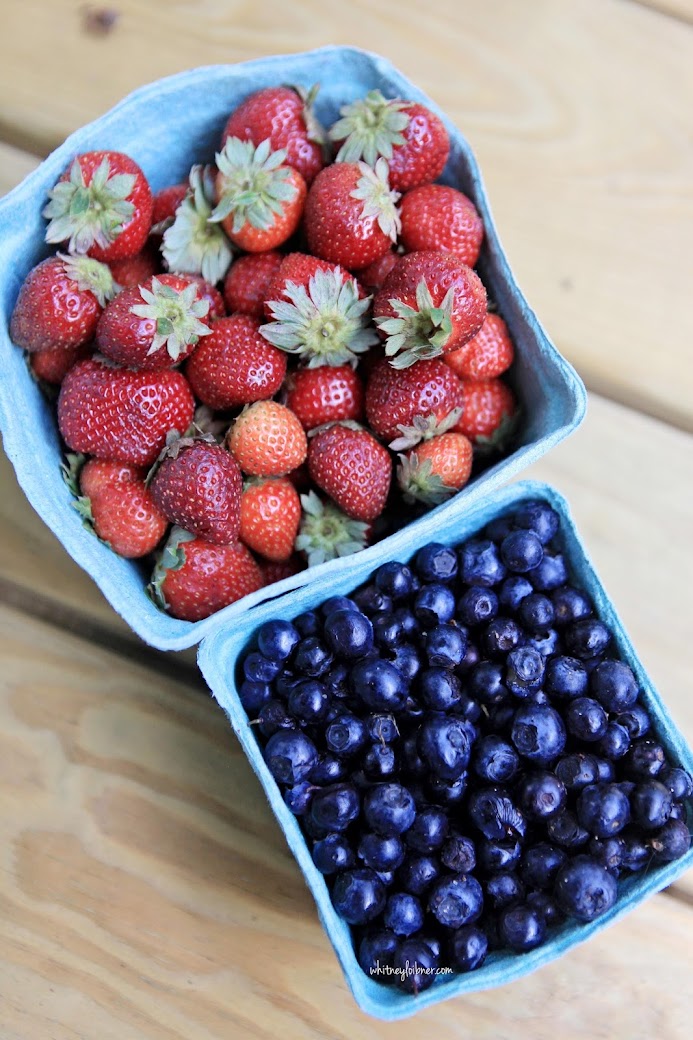 arkansas berries, farmers market, strawberries, blueberries