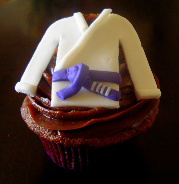 CUPCAKE BOM DE LUTA PAT CAKE