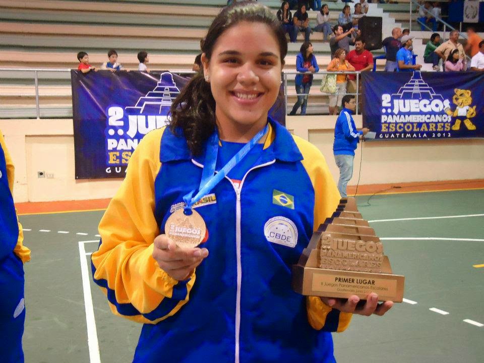 ATLETA DESTAQUE NO FEMININO