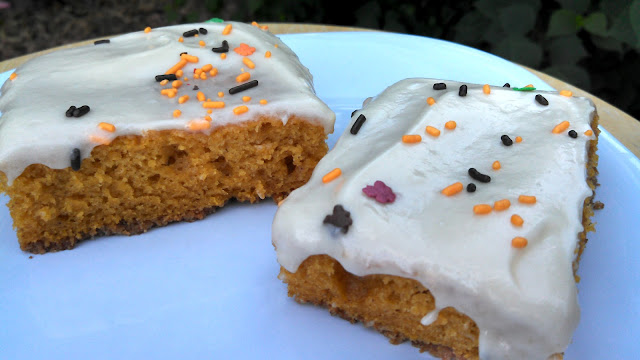 Pumpkin Spice Bars by Kadydid Designs. Part of the Fall In Love With Fall Series on Hi! It's Jilly. #fall #pumpkin #recipe